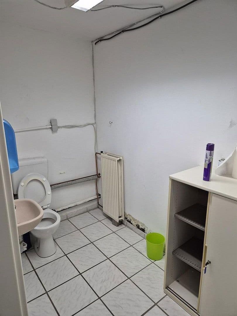 Pronájem nebytového prostoru 420 m², Hardenbergstraße 53, Krefeld, Severní Porýní-Vestfálsko Pronájem nebytového prostoru 420 m², Hardenbergstraße 53, Krefeld, Severní Porýní-Vestfálsko