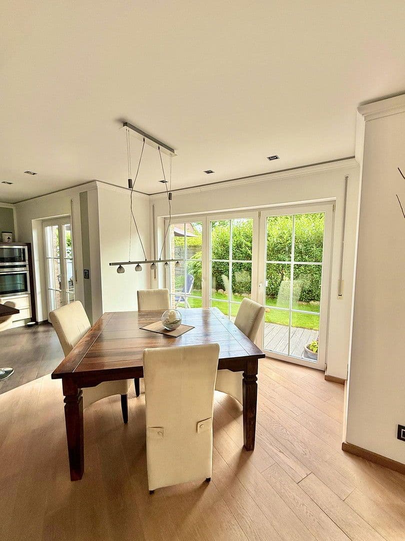 Prodej domu 190 m², pozemek 804 m², Buchholz in der Nordheide, Dolní Sasko Prodej domu 190 m², pozemek 804 m², Buchholz in der Nordheide, Dolní Sasko