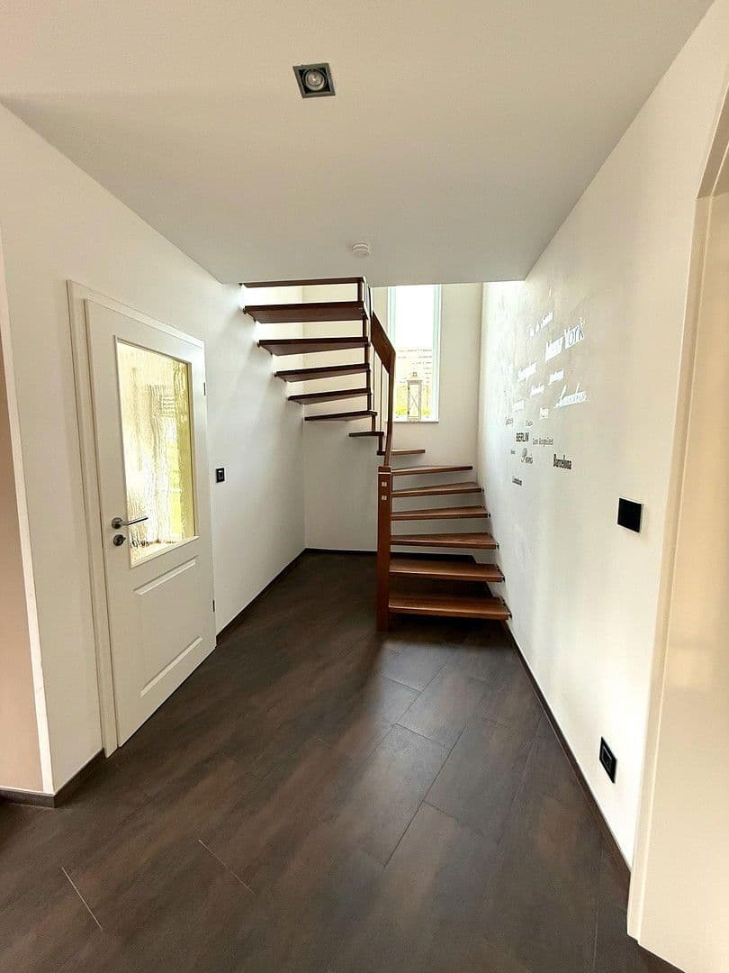 Prodej domu 190 m², pozemek 804 m², Buchholz in der Nordheide, Dolní Sasko Prodej domu 190 m², pozemek 804 m², Buchholz in der Nordheide, Dolní Sasko