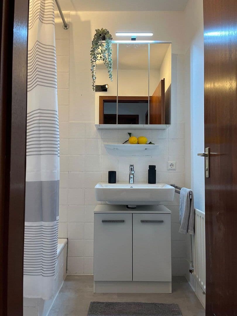 Pronájem bytu 2+1 39 m², Tübingen, Bádensko-Württembersko Pronájem bytu 2+1 39 m², Tübingen, Bádensko-Württembersko