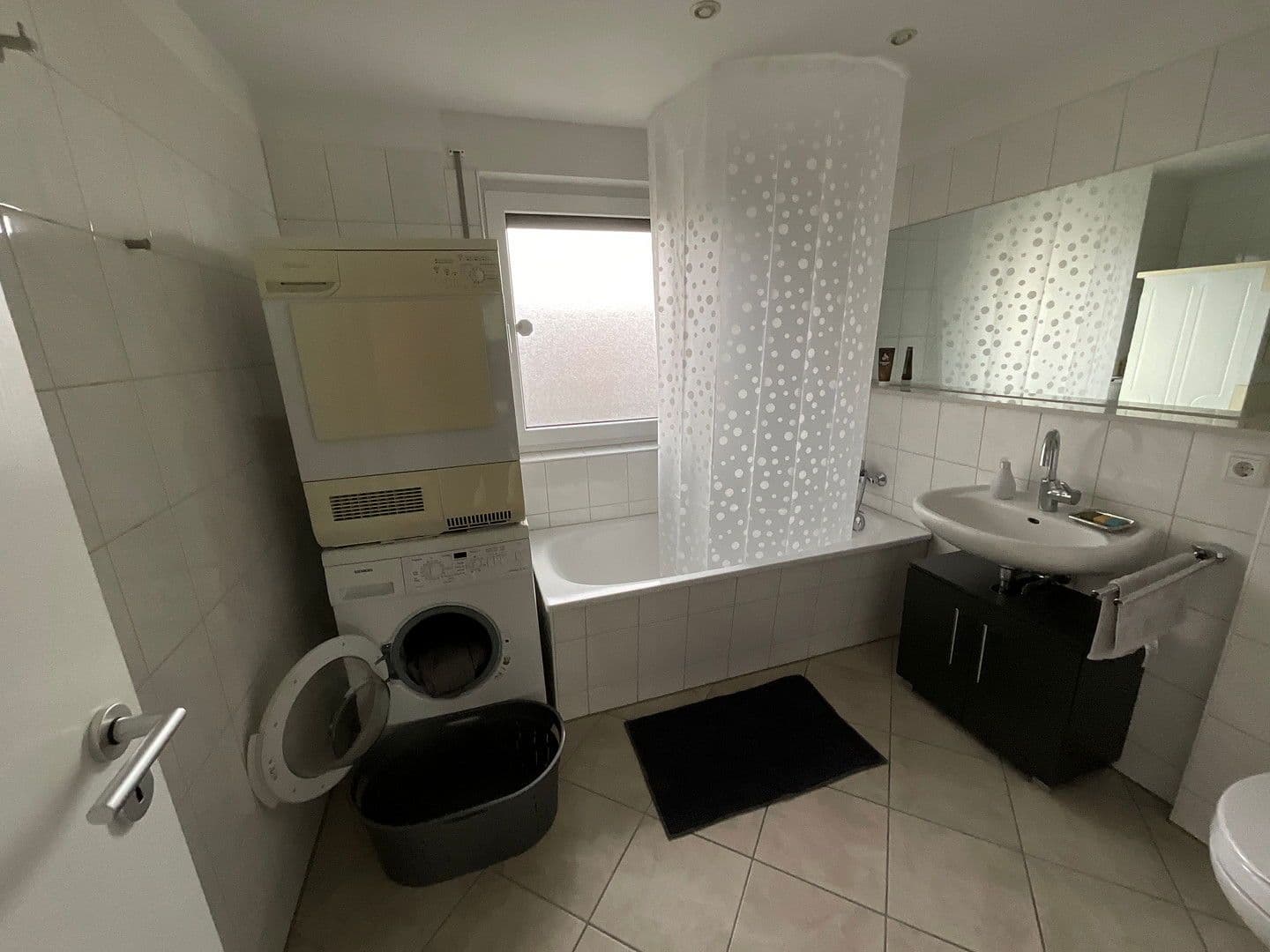 Pronájem bytu 2+1 69 m², Köln, Severní Porýní-Vestfálsko Pronájem bytu 2+1 69 m², Köln, Severní Porýní-Vestfálsko