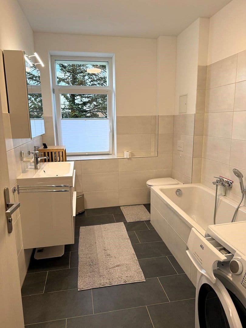 Pronájem bytu 4+kk 97 m², Zum Lindenhof 18, Limbach-Oberfrohna, Sasko Pronájem bytu 4+kk 97 m², Zum Lindenhof 18, Limbach-Oberfrohna, Sasko