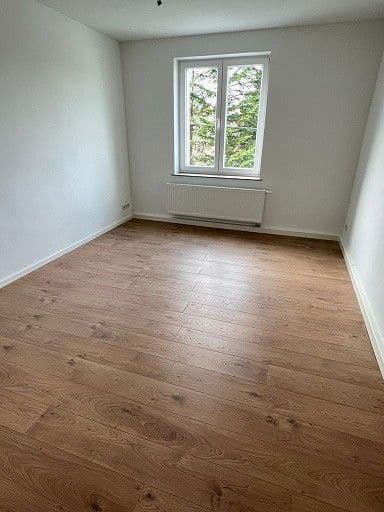 Pronájem bytu 4+kk 97 m², Zum Lindenhof 18, Limbach-Oberfrohna, Sasko Pronájem bytu 4+kk 97 m², Zum Lindenhof 18, Limbach-Oberfrohna, Sasko