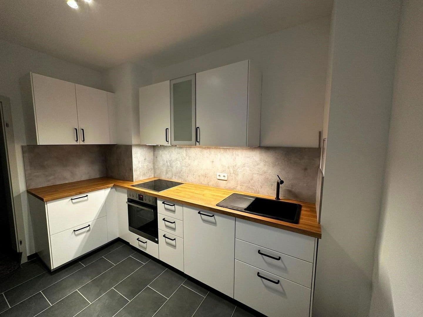 Pronájem bytu 4+kk 97 m², Zum Lindenhof 18, Limbach-Oberfrohna, Sasko Pronájem bytu 4+kk 97 m², Zum Lindenhof 18, Limbach-Oberfrohna, Sasko