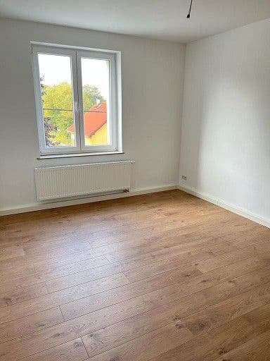 Pronájem bytu 4+kk 97 m², Zum Lindenhof 18, Limbach-Oberfrohna, Sasko Pronájem bytu 4+kk 97 m², Zum Lindenhof 18, Limbach-Oberfrohna, Sasko