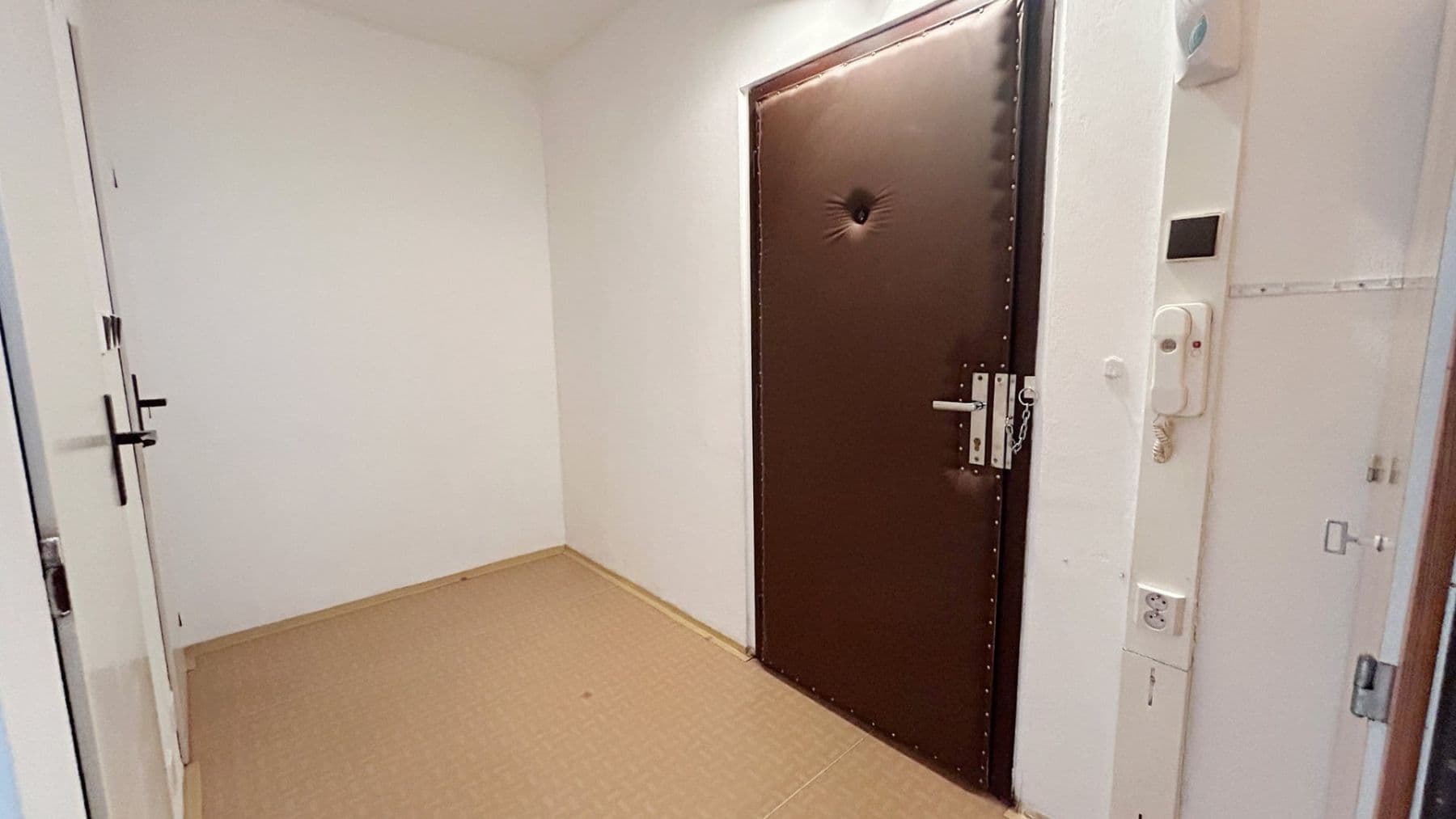 Pronájem bytu 2+kk 49 m², Poděbradova, Kladno, Středočeský kraj Pronájem bytu 2+kk 49 m², Poděbradova, Kladno, Středočeský kraj