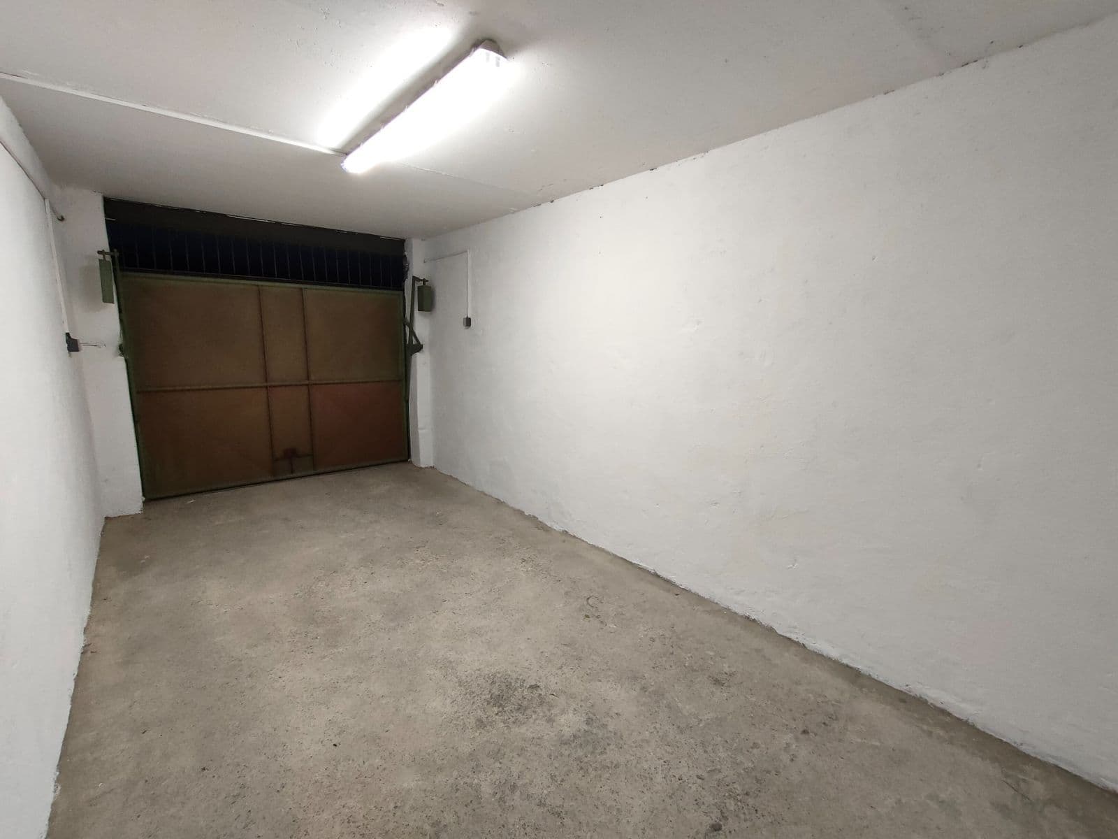 Pronájem garáže 16 m², Bellevue, Kladno, Středočeský kraj Pronájem garáže 16 m², Bellevue, Kladno, Středočeský kraj