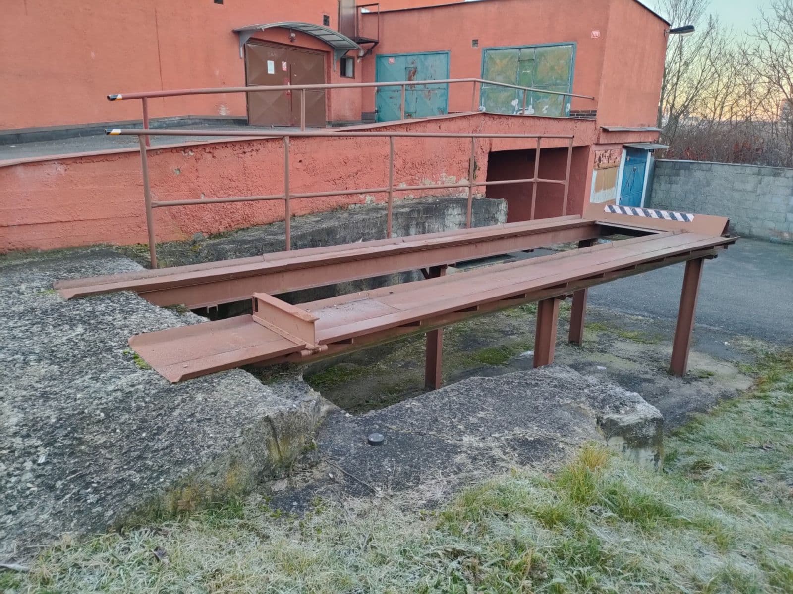 Pronájem garáže 16 m², Bellevue, Kladno, Středočeský kraj Pronájem garáže 16 m², Bellevue, Kladno, Středočeský kraj