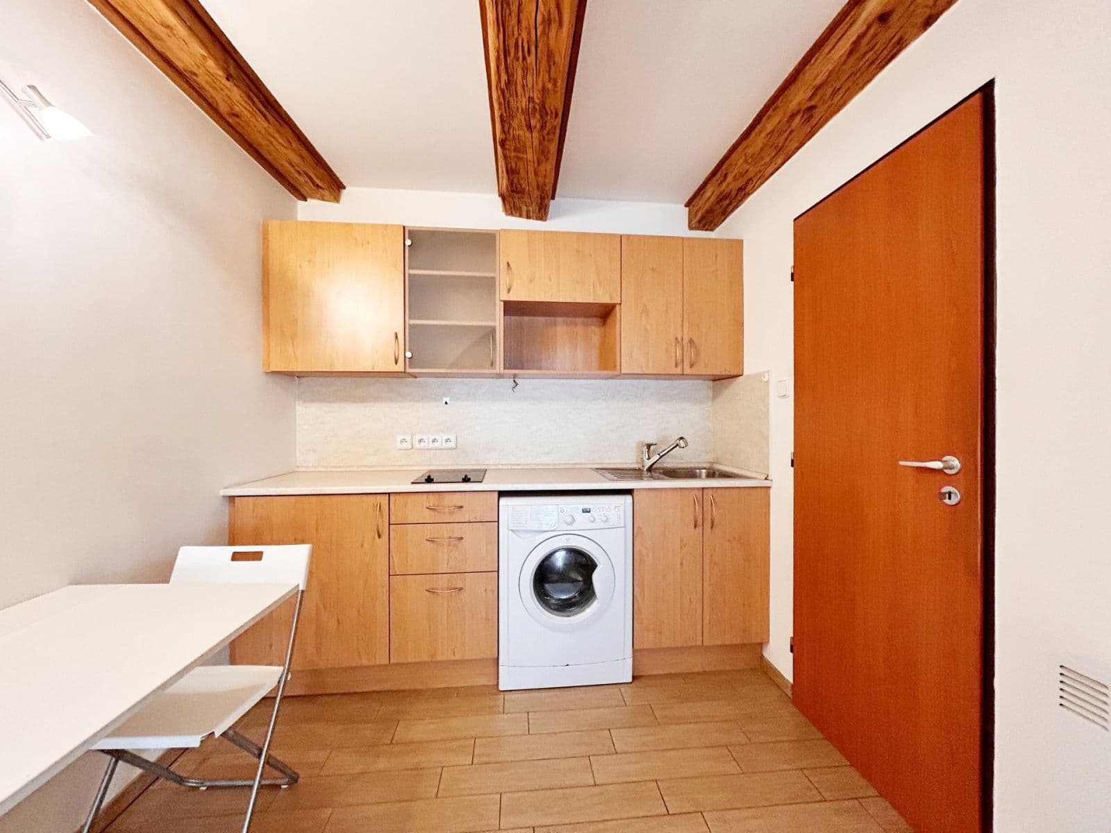 Pronájem bytu 1+kk 27 m², Družstevní, Chýně, Středočeský kraj Pronájem bytu 1+kk 27 m², Družstevní, Chýně, Středočeský kraj