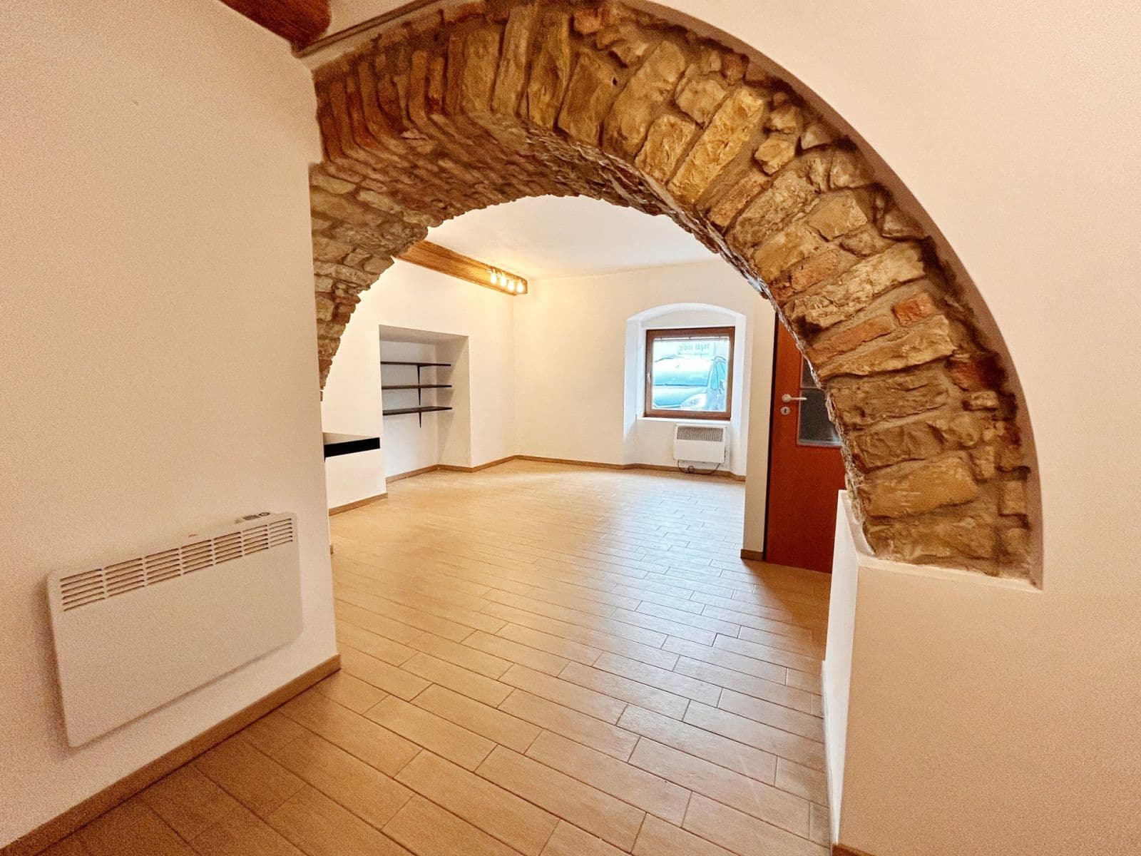 Pronájem bytu 1+kk 27 m², Družstevní, Chýně, Středočeský kraj Pronájem bytu 1+kk 27 m², Družstevní, Chýně, Středočeský kraj