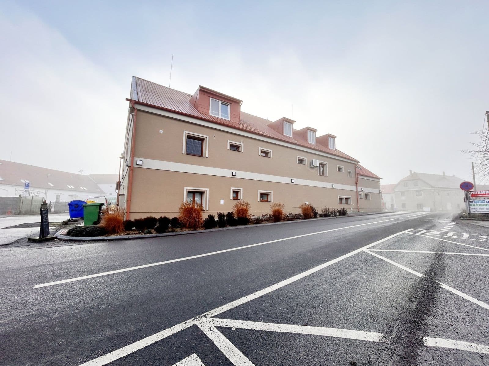 Pronájem bytu 1+kk 27 m², Družstevní, Chýně, Středočeský kraj Pronájem bytu 1+kk 27 m², Družstevní, Chýně, Středočeský kraj