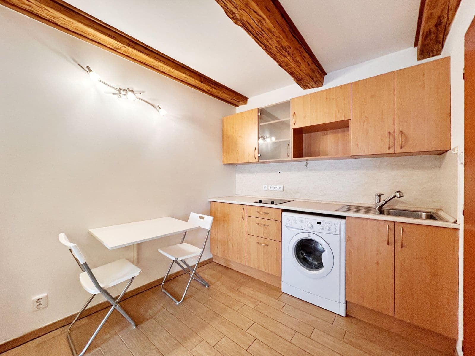 Pronájem bytu 1+kk 27 m², Družstevní, Chýně, Středočeský kraj Pronájem bytu 1+kk 27 m², Družstevní, Chýně, Středočeský kraj