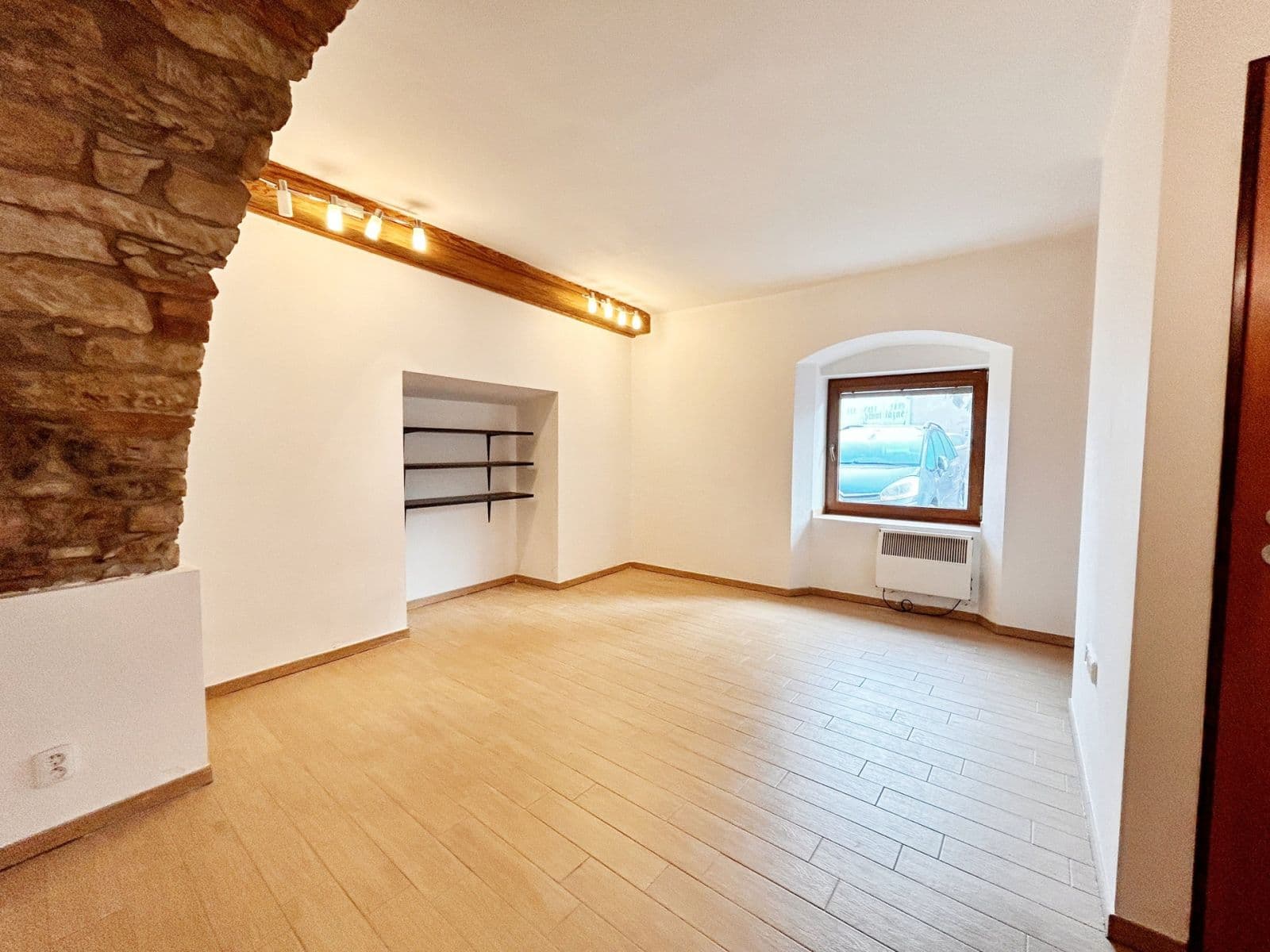 Pronájem bytu 1+kk 27 m², Družstevní, Chýně, Středočeský kraj Pronájem bytu 1+kk 27 m², Družstevní, Chýně, Středočeský kraj