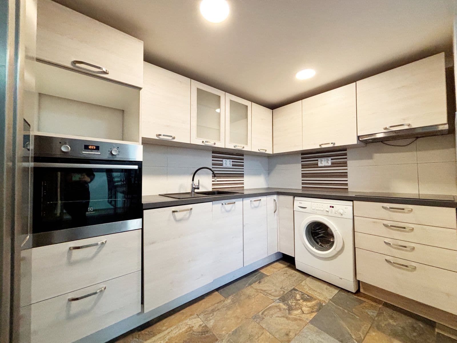 Pronájem domu 185 m², pozemek 640 m², Zaječí, Praha, Praha Pronájem domu 185 m², pozemek 640 m², Zaječí, Praha, Praha