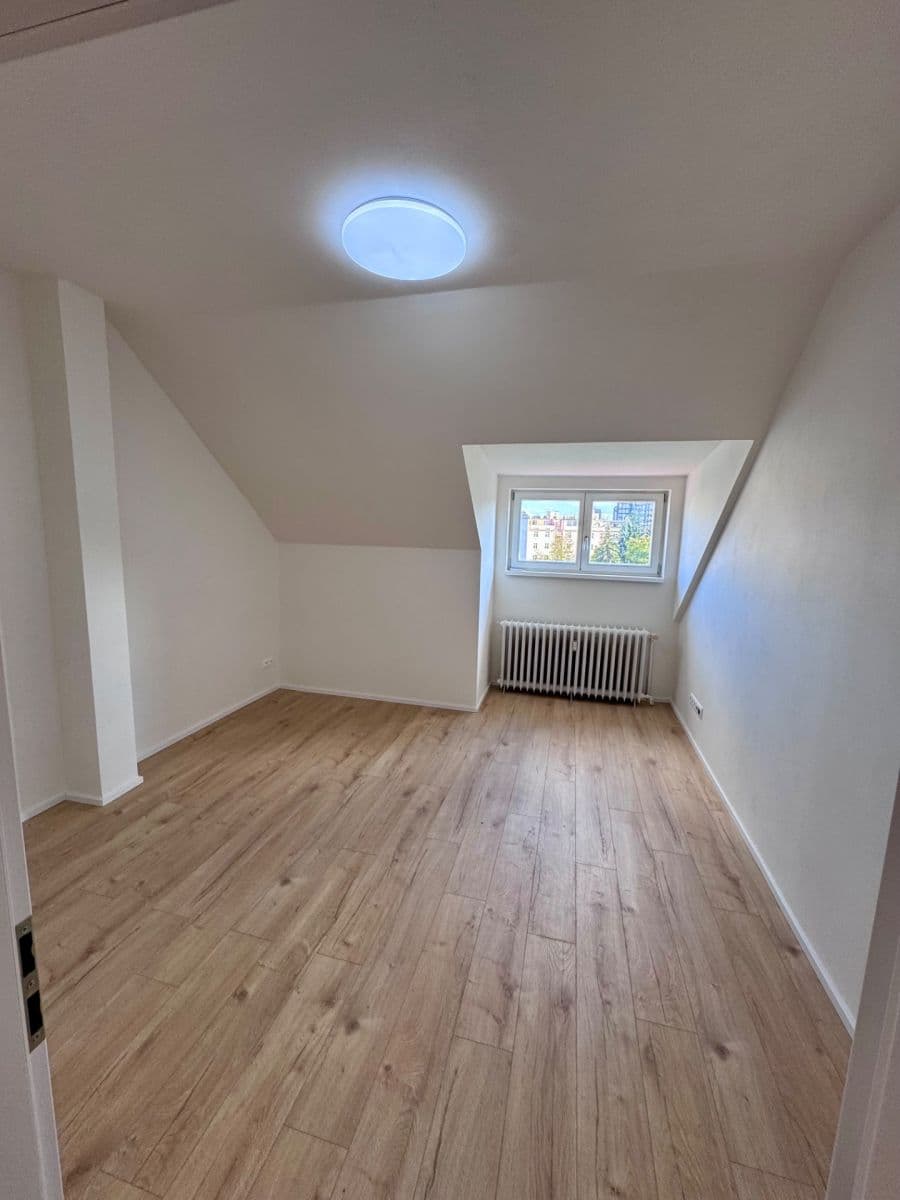 Pronájem bytu 2+1 44 m², Jeseniova, Praha, Praha Pronájem bytu 2+1 44 m², Jeseniova, Praha, Praha