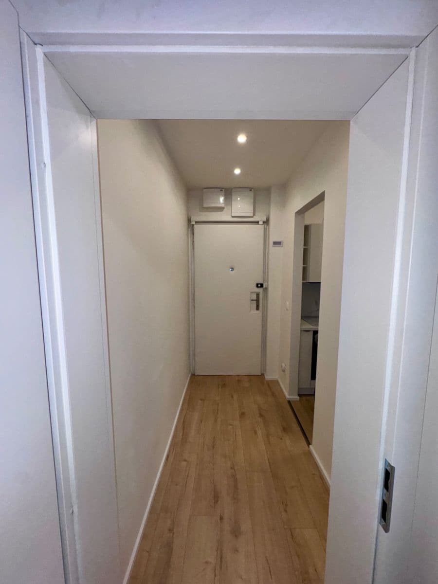 Pronájem bytu 2+1 44 m², Jeseniova, Praha, Praha Pronájem bytu 2+1 44 m², Jeseniova, Praha, Praha