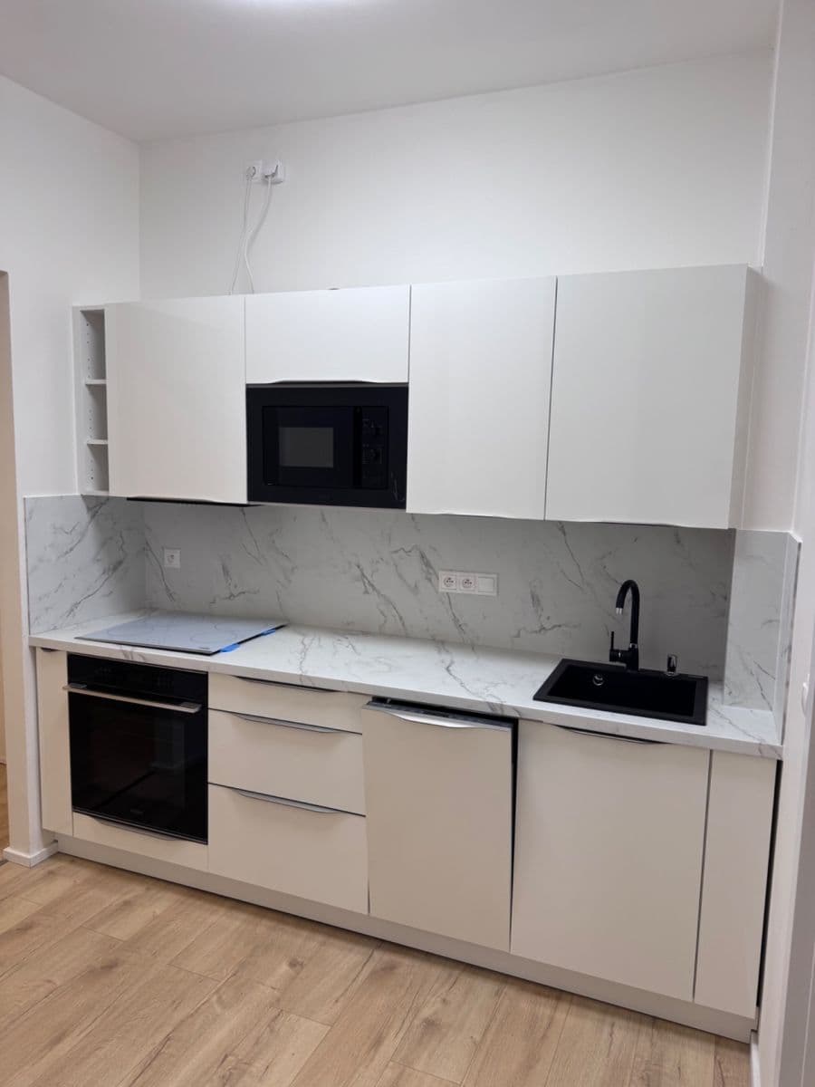 Pronájem bytu 2+1 44 m², Jeseniova, Praha, Praha Pronájem bytu 2+1 44 m², Jeseniova, Praha, Praha