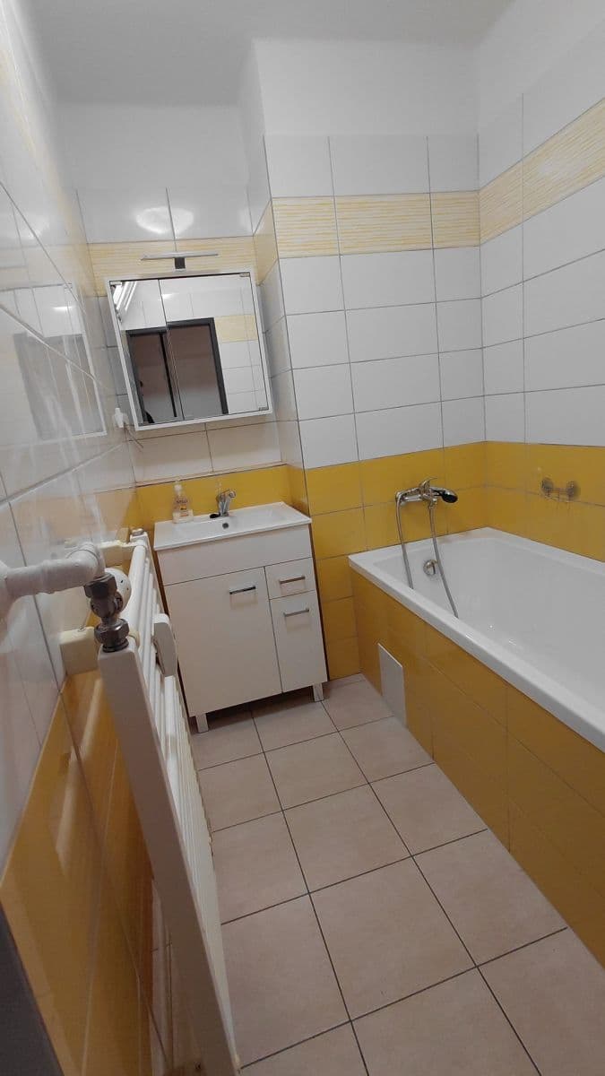 Pronájem bytu 2+1 64 m², Zámečnická, Trutnov, Královéhradecký kraj Pronájem bytu 2+1 64 m², Zámečnická, Trutnov, Královéhradecký kraj