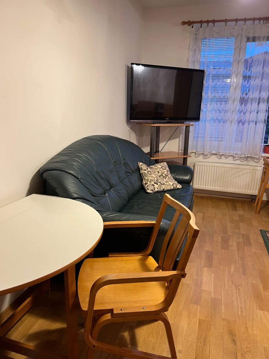Pronájem bytu 1+kk 41 m², Jaromíra Vejvody, Praha, Praha Pronájem bytu 1+kk 41 m², Jaromíra Vejvody, Praha, Praha