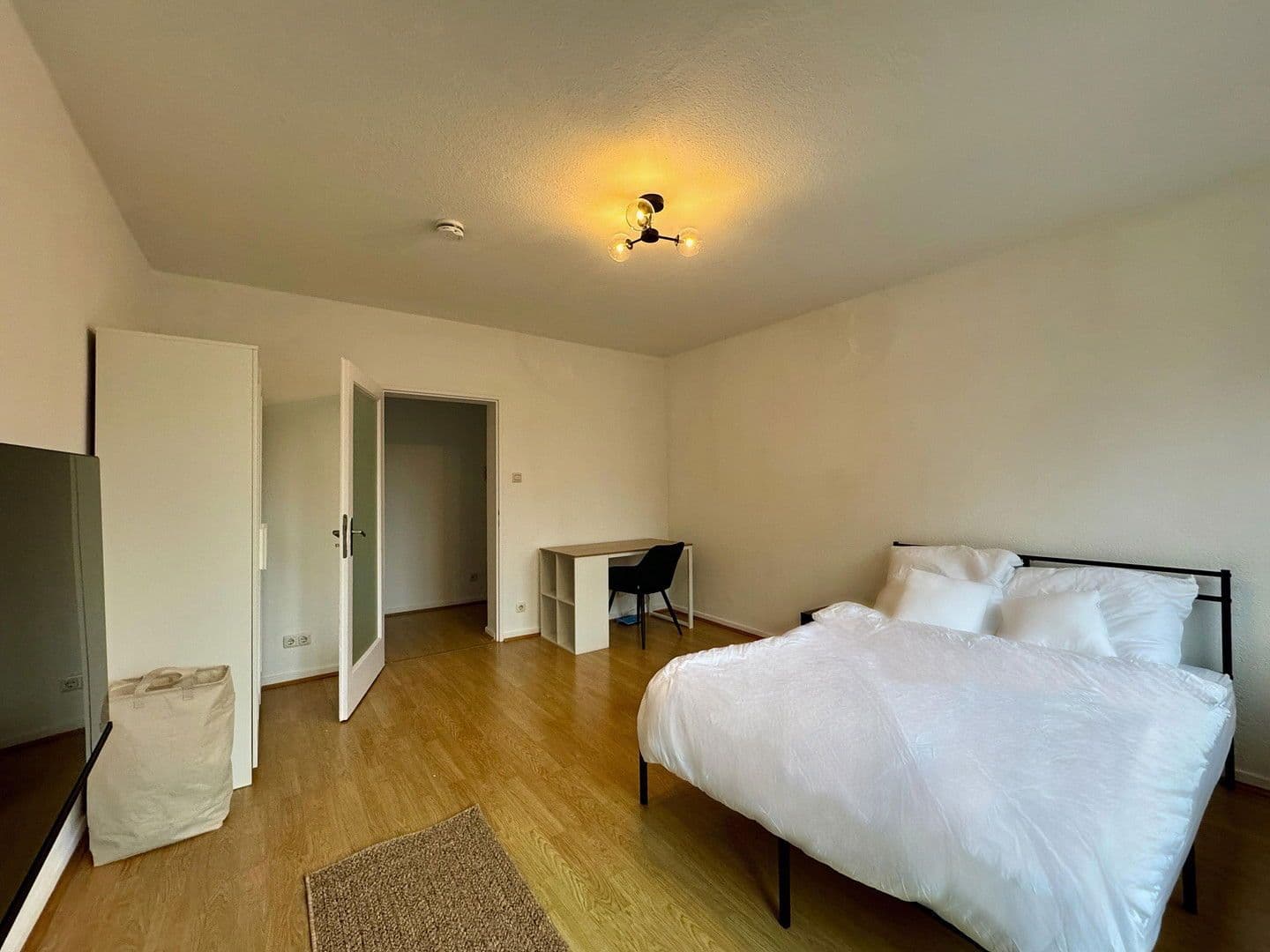 Pronájem bytu 1+1 22 m², Schwanenstraße 14, Frankfurt am Main, Hessen Pronájem bytu 1+1 22 m², Schwanenstraße 14, Frankfurt am Main, Hessen