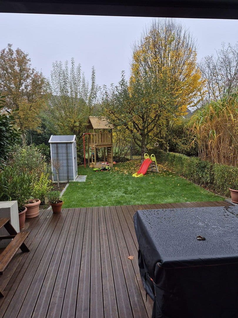 Prodej domu 140 m², pozemek 289 m², Neustadt am Rübenberge, Dolní Sasko Prodej domu 140 m², pozemek 289 m², Neustadt am Rübenberge, Dolní Sasko