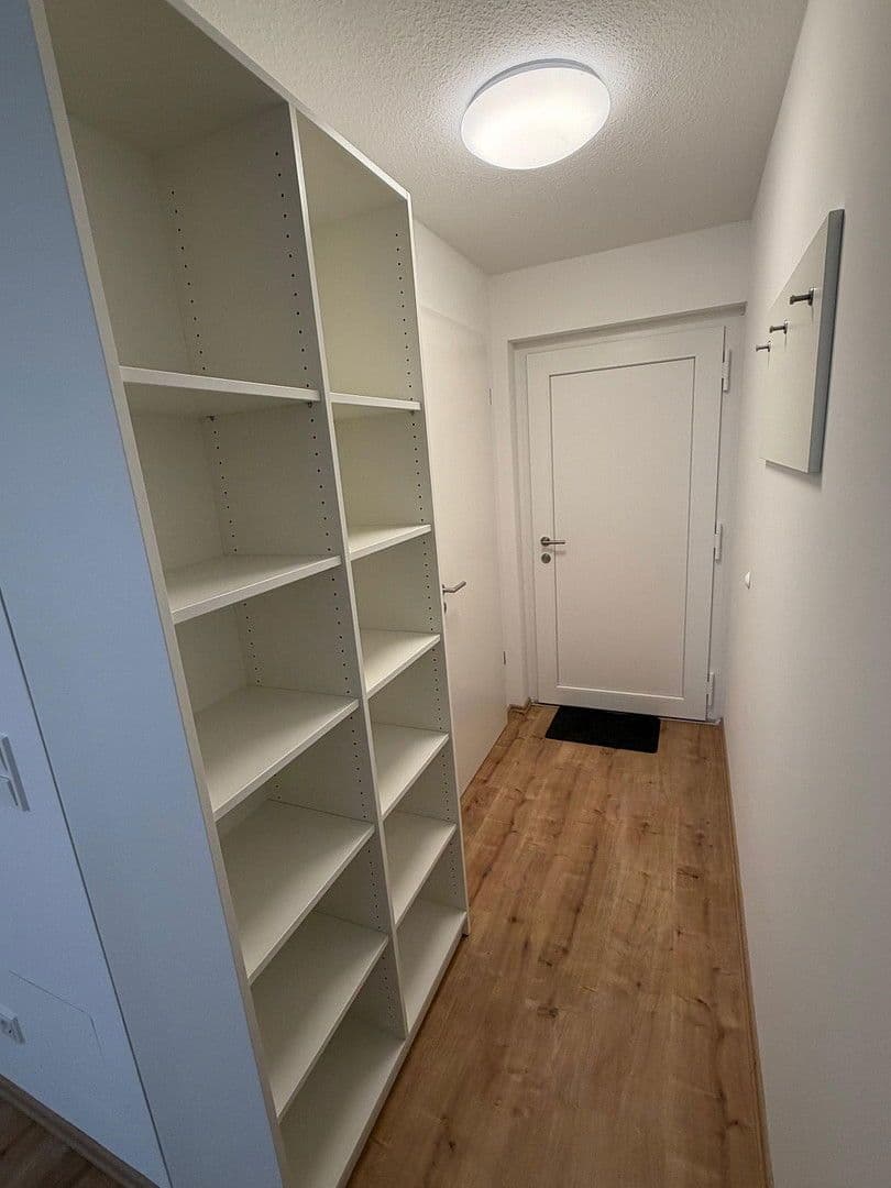 Pronájem bytu 1+1 22 m², Anton-Bruckner-Str. 1, Erlangen, Bavorsko Pronájem bytu 1+1 22 m², Anton-Bruckner-Str. 1, Erlangen, Bavorsko