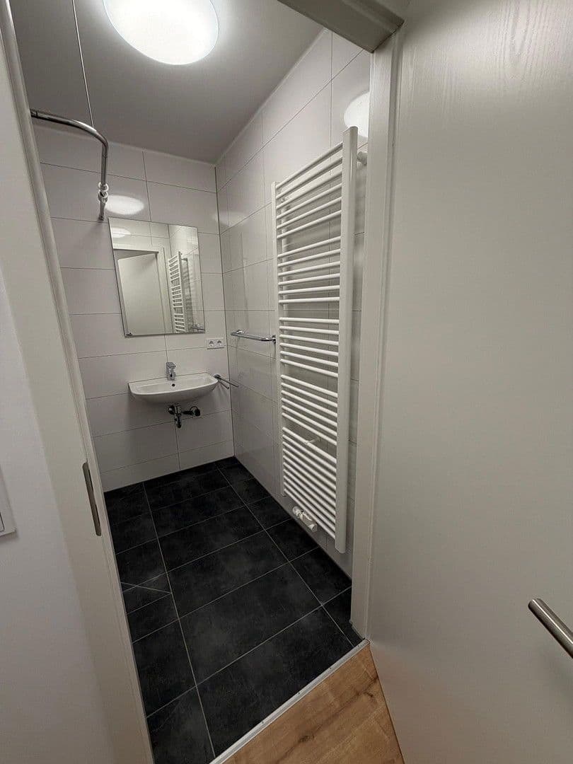 Pronájem bytu 1+1 22 m², Anton-Bruckner-Str. 1, Erlangen, Bavorsko Pronájem bytu 1+1 22 m², Anton-Bruckner-Str. 1, Erlangen, Bavorsko