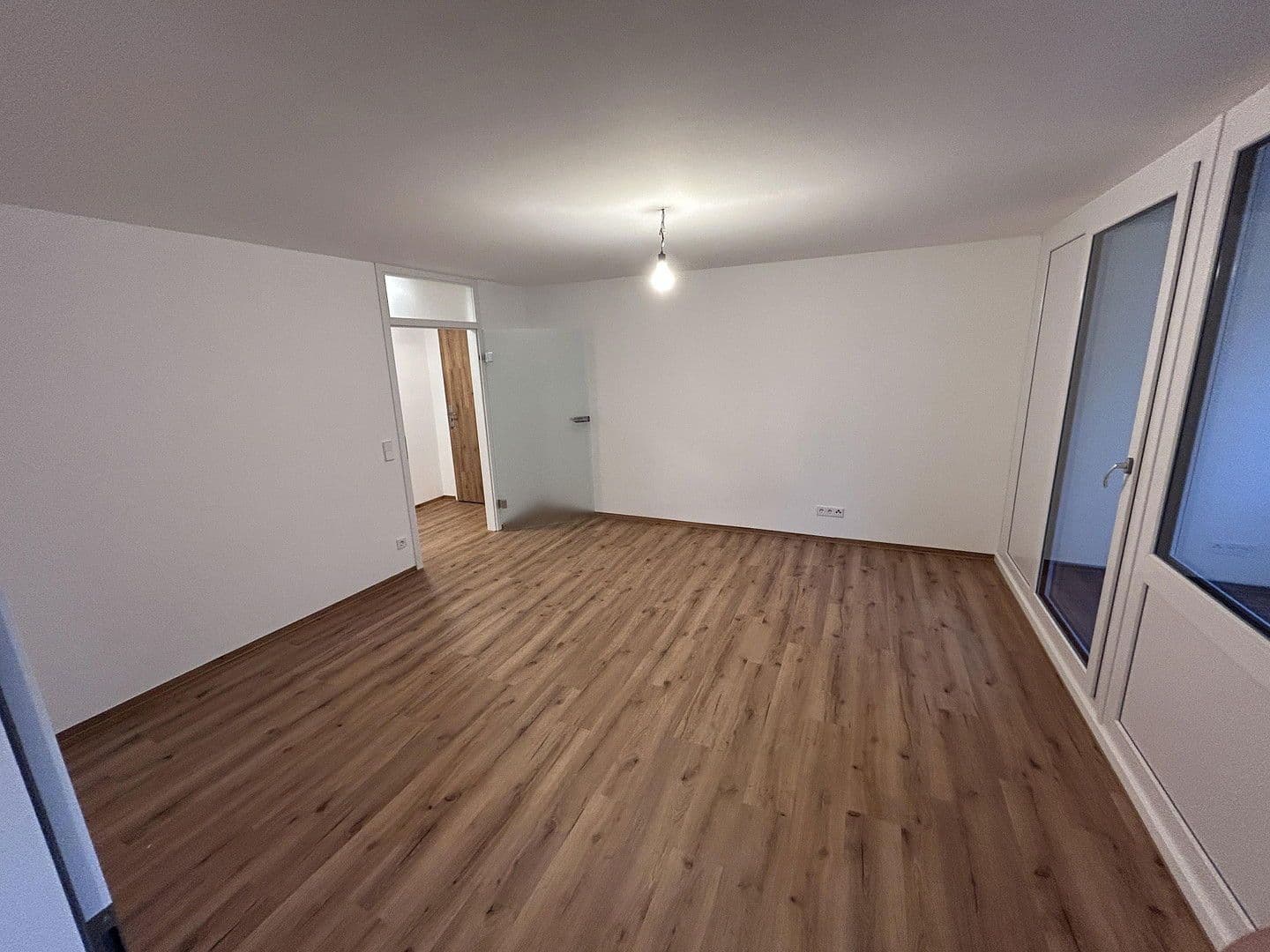 Pronájem bytu 2+1 74 m², Stuttgarter Straße 80, Geislingen an der Steige, Bádensko-Württembersko Pronájem bytu 2+1 74 m², Stuttgarter Straße 80, Geislingen an der Steige, Bádensko-Württembersko