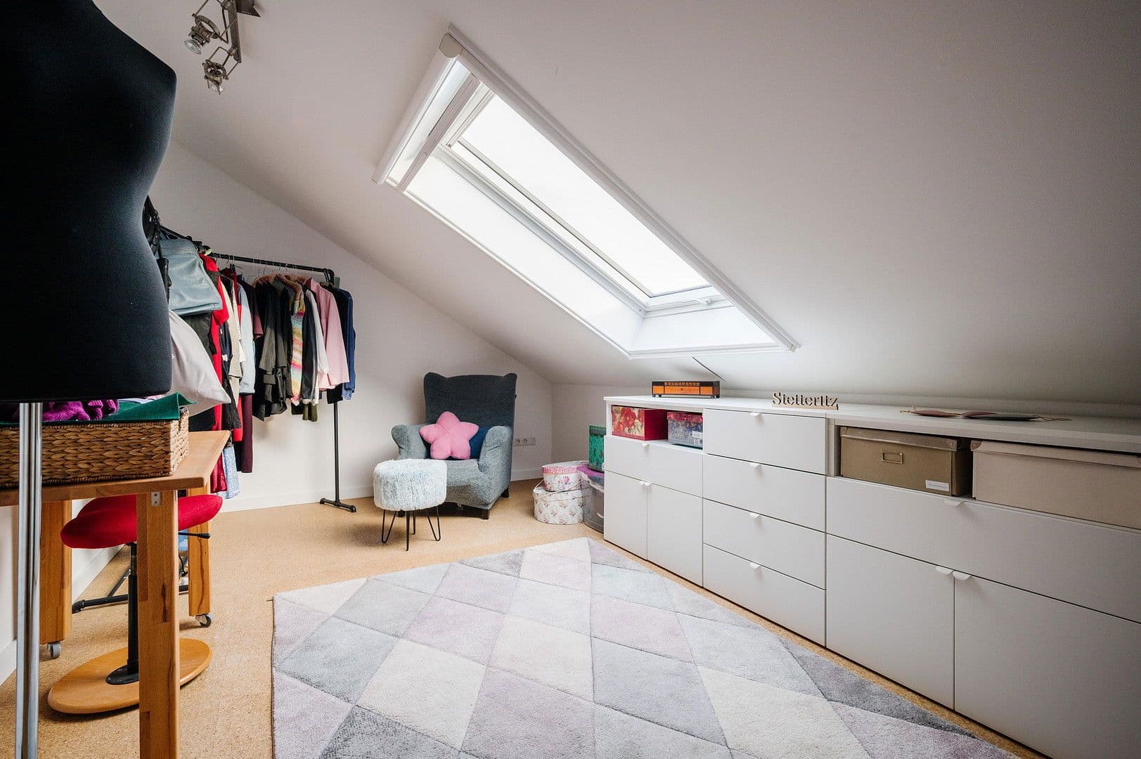 Prodej domu 240 m², pozemek 627 m², Wingertsweg 4, Roßdorf, Hessen Prodej domu 240 m², pozemek 627 m², Wingertsweg 4, Roßdorf, Hessen