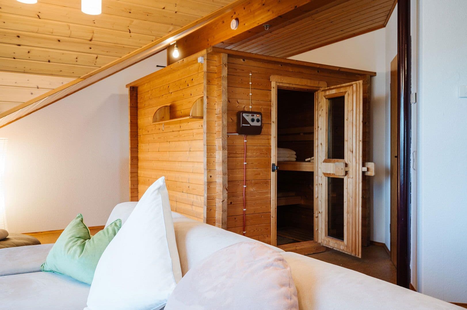 Prodej domu 240 m², pozemek 627 m², Wingertsweg 4, Roßdorf, Hessen Prodej domu 240 m², pozemek 627 m², Wingertsweg 4, Roßdorf, Hessen