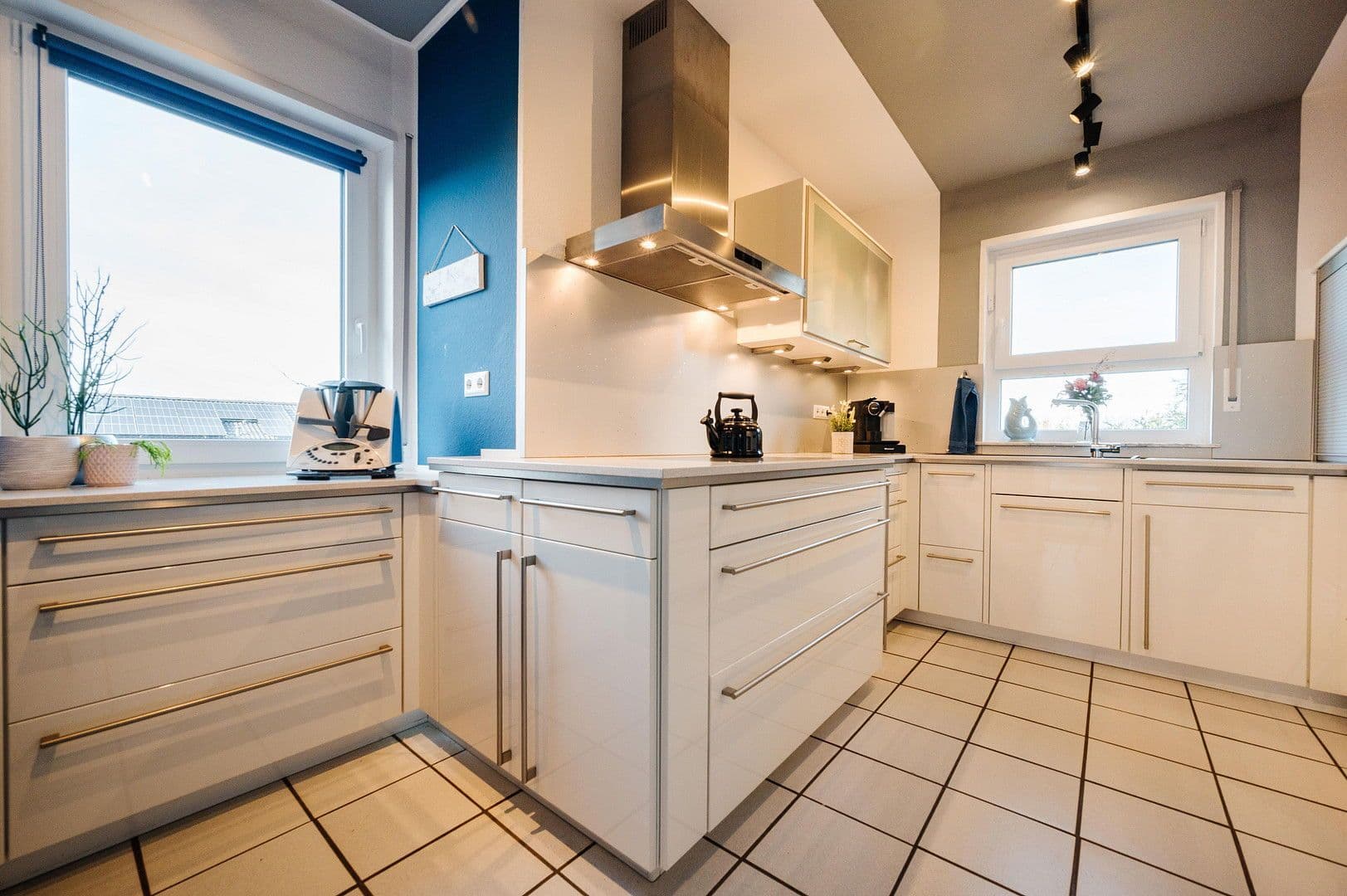 Prodej domu 240 m², pozemek 627 m², Wingertsweg 4, Roßdorf, Hessen Prodej domu 240 m², pozemek 627 m², Wingertsweg 4, Roßdorf, Hessen