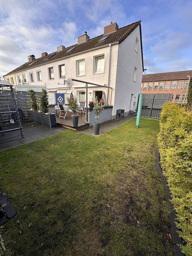 Prodej domu 90 m², pozemek 196 m², Bad Schwartau, Šlesvicko-Holštýnsko Prodej domu 90 m², pozemek 196 m², Bad Schwartau, Šlesvicko-Holštýnsko