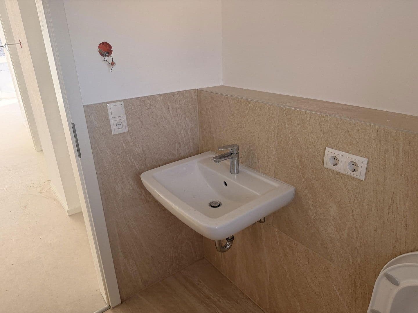 Pronájem bytu 4+1 144 m², Neuhofer Straße 45, Mannheim, Bádensko-Württembersko Pronájem bytu 4+1 144 m², Neuhofer Straße 45, Mannheim, Bádensko-Württembersko