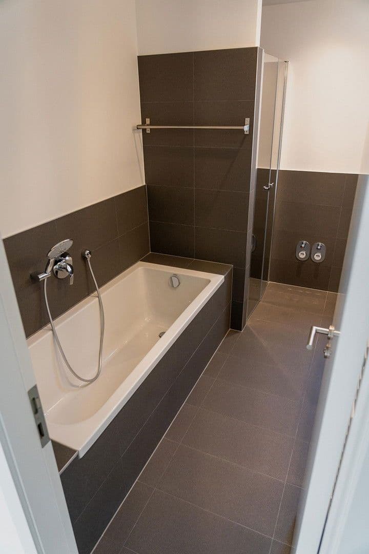 Prodej bytu 2+1 81 m², Einbecker Str. 45, Berlin, Berlín Prodej bytu 2+1 81 m², Einbecker Str. 45, Berlin, Berlín