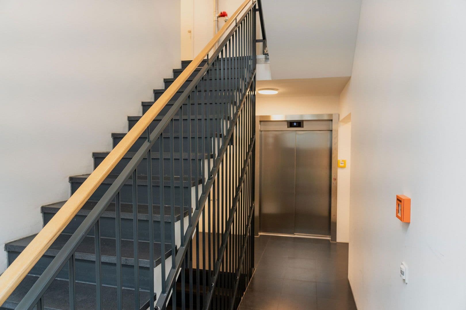 Prodej bytu 2+1 81 m², Einbecker Str. 45, Berlin, Berlín Prodej bytu 2+1 81 m², Einbecker Str. 45, Berlin, Berlín