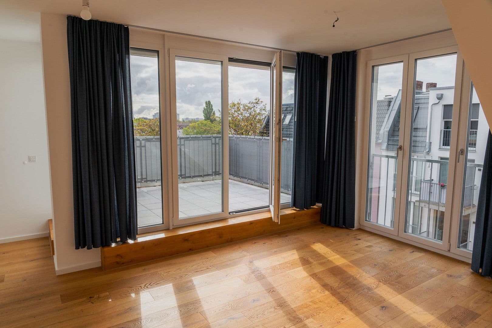 Prodej bytu 2+1 81 m², Einbecker Str. 45, Berlin, Berlín Prodej bytu 2+1 81 m², Einbecker Str. 45, Berlin, Berlín