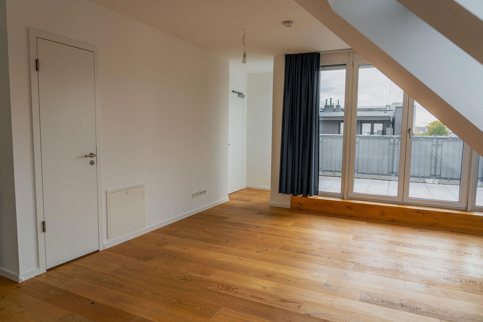 Prodej bytu 2+1 81 m², Einbecker Str. 45, Berlin, Berlín Prodej bytu 2+1 81 m², Einbecker Str. 45, Berlin, Berlín