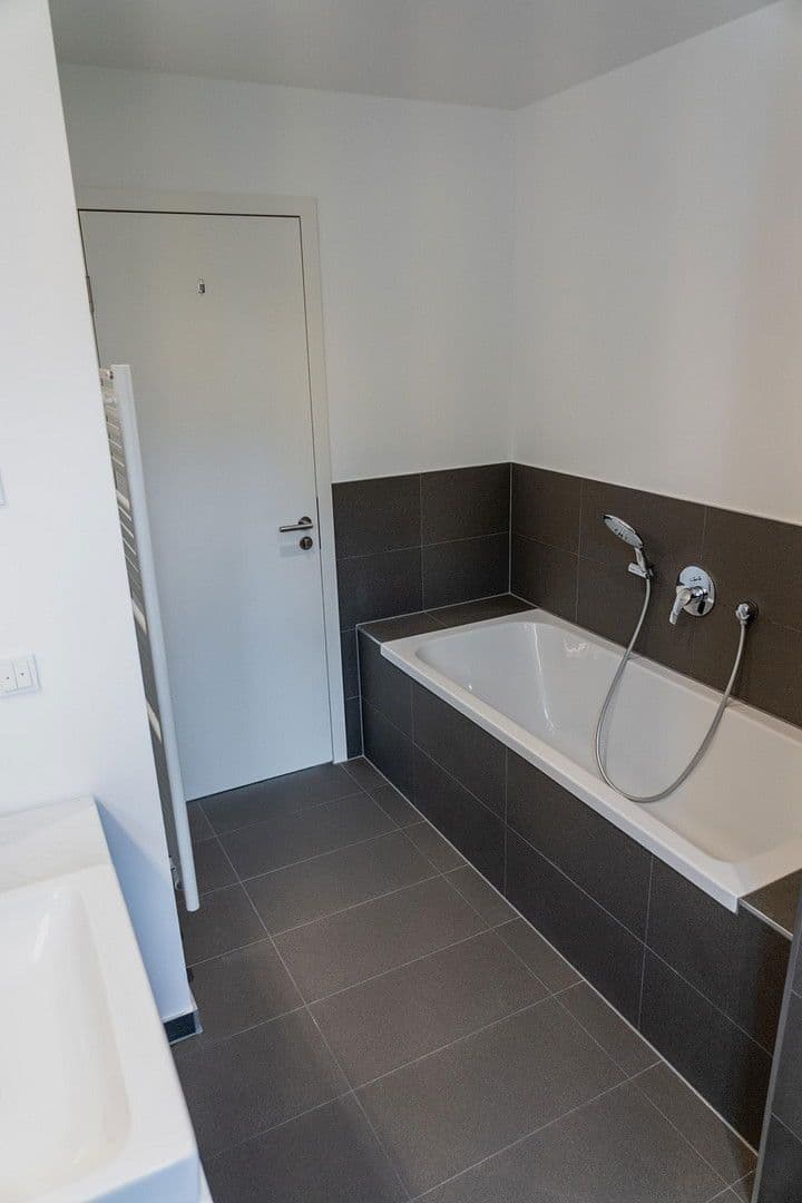 Prodej bytu 2+1 81 m², Einbecker Str. 45, Berlin, Berlín Prodej bytu 2+1 81 m², Einbecker Str. 45, Berlin, Berlín