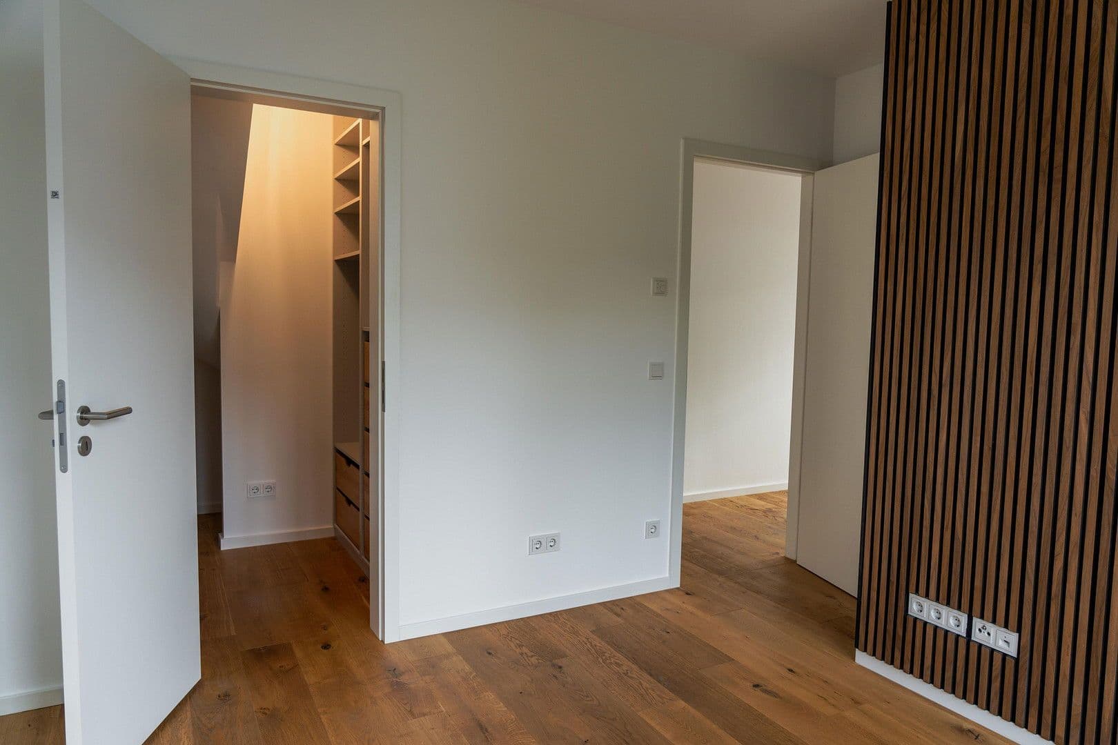 Prodej bytu 2+1 81 m², Einbecker Str. 45, Berlin, Berlín Prodej bytu 2+1 81 m², Einbecker Str. 45, Berlin, Berlín