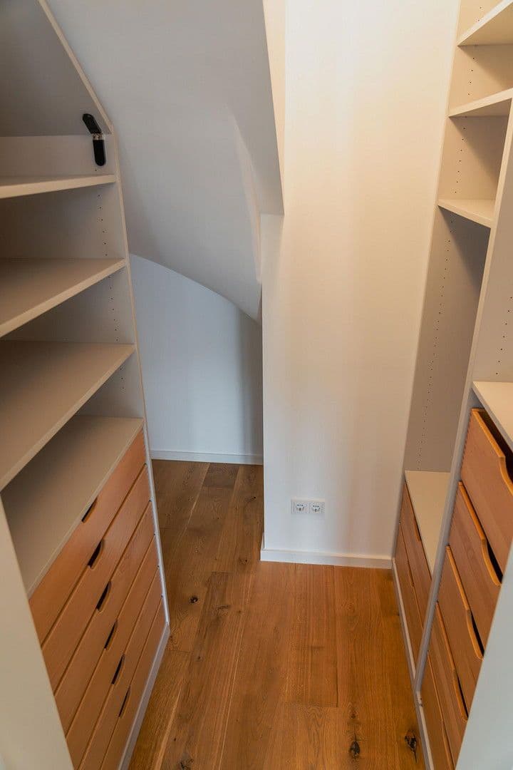 Prodej bytu 2+1 81 m², Einbecker Str. 45, Berlin, Berlín Prodej bytu 2+1 81 m², Einbecker Str. 45, Berlin, Berlín