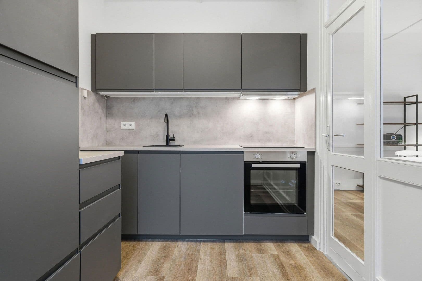 Pronájem bytu 3+1 76 m², Voßstraße 11, Berlin, Berlín Pronájem bytu 3+1 76 m², Voßstraße 11, Berlin, Berlín