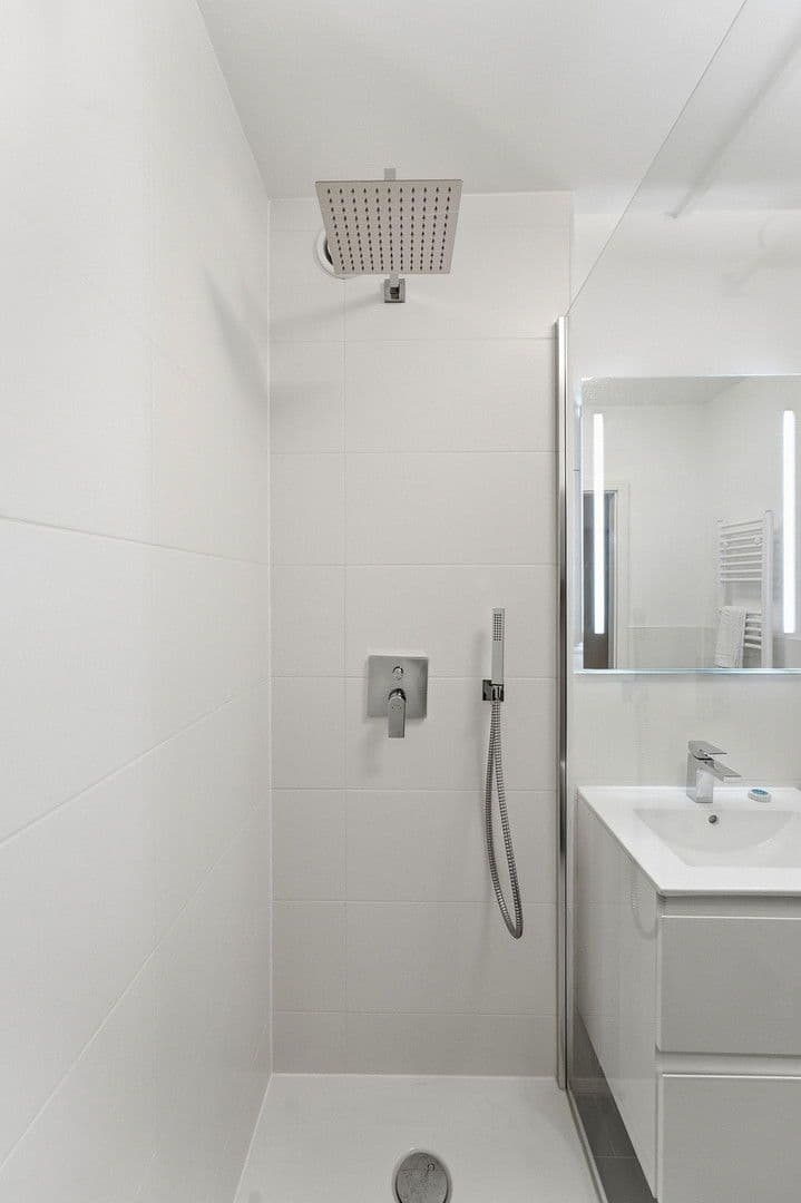 Pronájem bytu 3+1 76 m², Voßstraße 11, Berlin, Berlín Pronájem bytu 3+1 76 m², Voßstraße 11, Berlin, Berlín