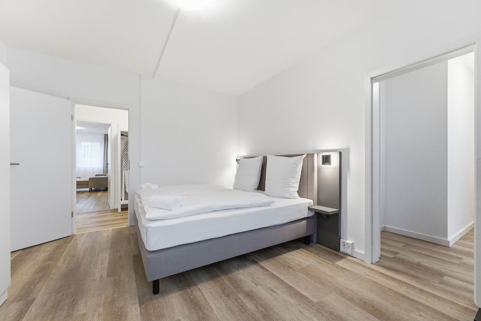 Pronájem bytu 3+1 76 m², Voßstraße 11, Berlin, Berlín Pronájem bytu 3+1 76 m², Voßstraße 11, Berlin, Berlín