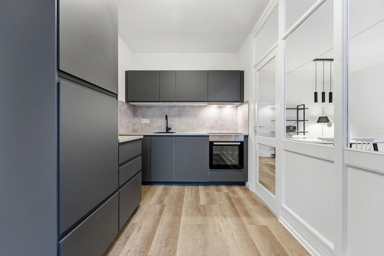 Pronájem bytu 3+1 76 m², Voßstraße 11, Berlin, Berlín Pronájem bytu 3+1 76 m², Voßstraße 11, Berlin, Berlín