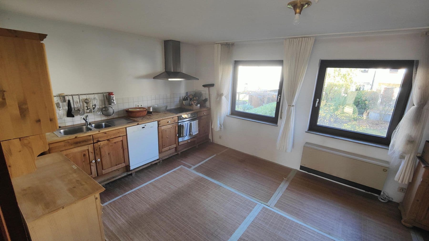 Prodej domu 185 m², pozemek 309 m², Stöfflerweg 29 a, Stuttgart - Möhringen, Bádensko-Württembersko Prodej domu 185 m², pozemek 309 m², Stöfflerweg 29 a, Stuttgart - Möhringen, Bádensko-Württembersko