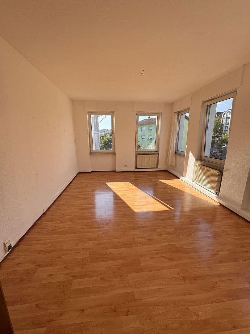 Pronájem bytu 3+1 85 m², Salierstr. 59, Pforzheim, Bádensko-Württembersko Pronájem bytu 3+1 85 m², Salierstr. 59, Pforzheim, Bádensko-Württembersko