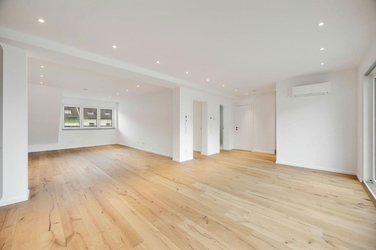 Pronájem bytu 3+1 103 m², Köln, Severní Porýní-Vestfálsko Pronájem bytu 3+1 103 m², Köln, Severní Porýní-Vestfálsko