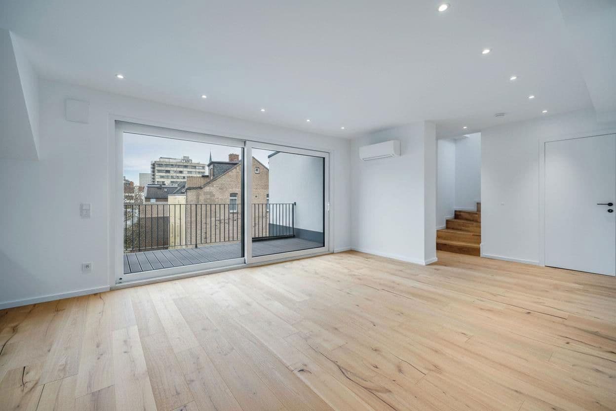 Pronájem bytu 3+1 103 m², Köln, Severní Porýní-Vestfálsko Pronájem bytu 3+1 103 m², Köln, Severní Porýní-Vestfálsko