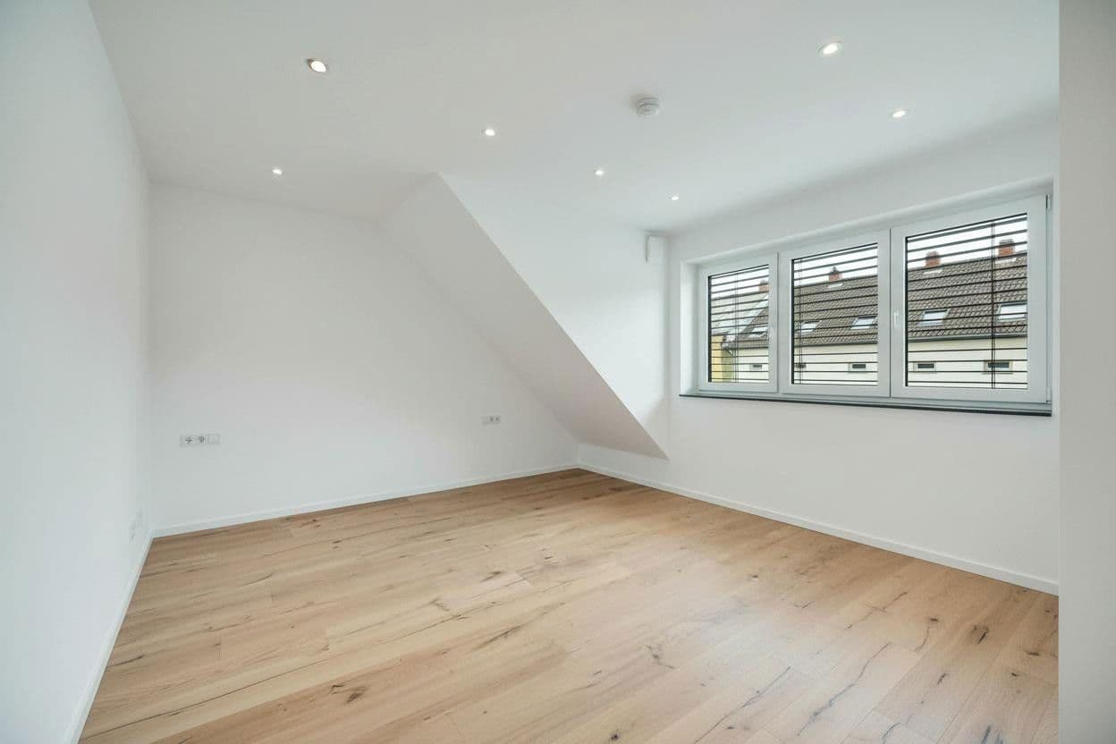 Pronájem bytu 3+1 103 m², Köln, Severní Porýní-Vestfálsko Pronájem bytu 3+1 103 m², Köln, Severní Porýní-Vestfálsko