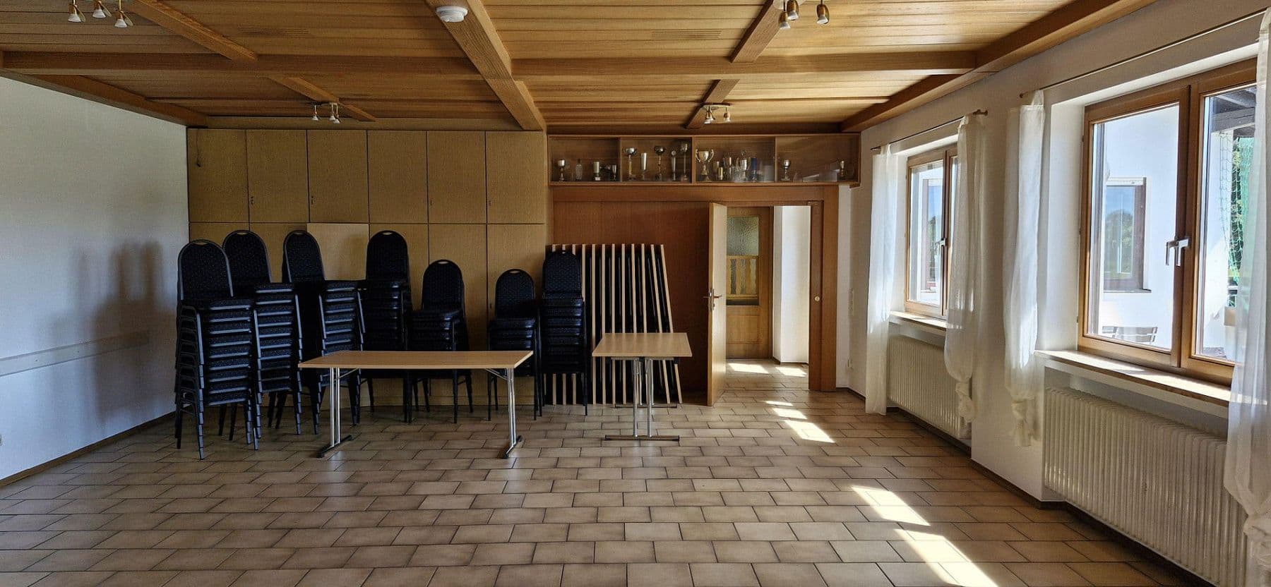 Pronájem nebytového prostoru 380 m², Hirschbergstraße 16, Wielenbach, Bavorsko Pronájem nebytového prostoru 380 m², Hirschbergstraße 16, Wielenbach, Bavorsko